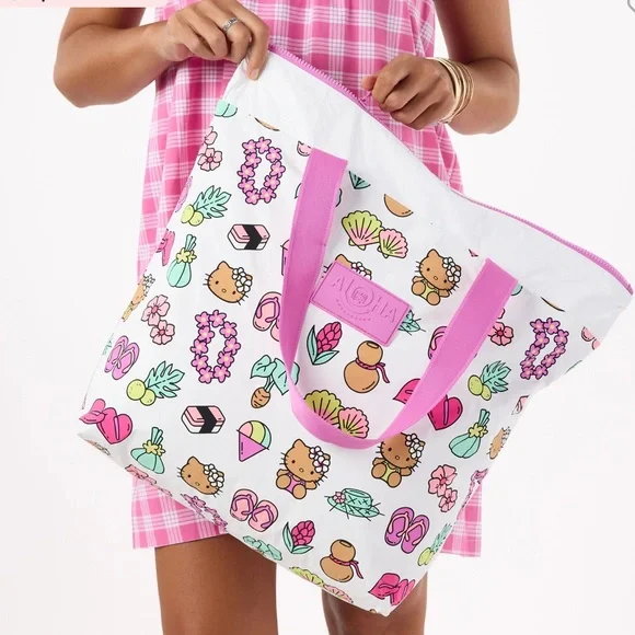 NEW aloha collection Hello Kitty day tripper tote bag - Picture 2 of 8